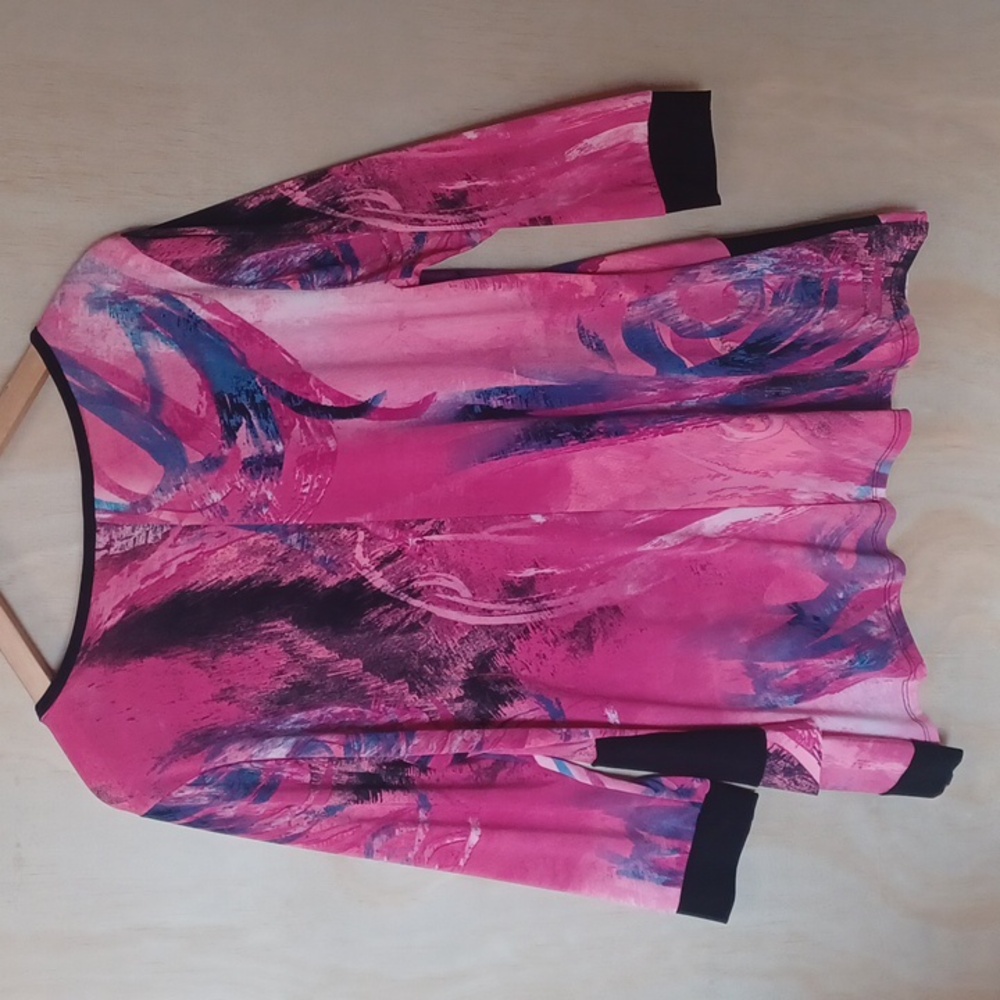 Pretty Woman Pink 3/4 Sleeve Top, Asymetrical Hem, Abstract Design, Stretchy - Picture 8 of 11